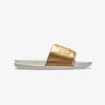 BQ4632-108-Chanclas-Nike-Offcourt-mujer-beige-dorado-1