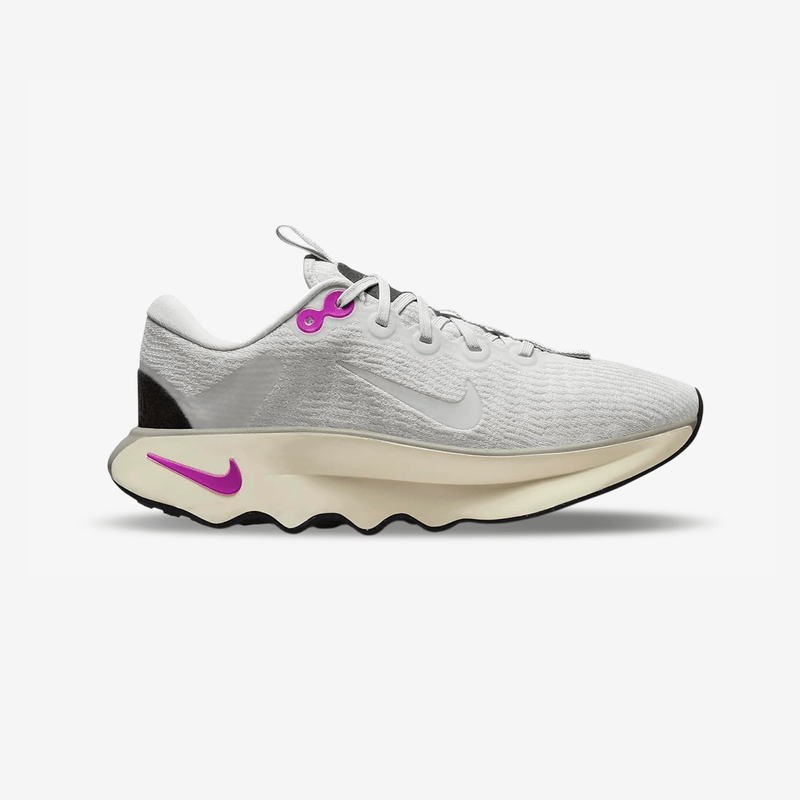 DV1238-009-Tenis-nike-motiva-mujer-morado-1